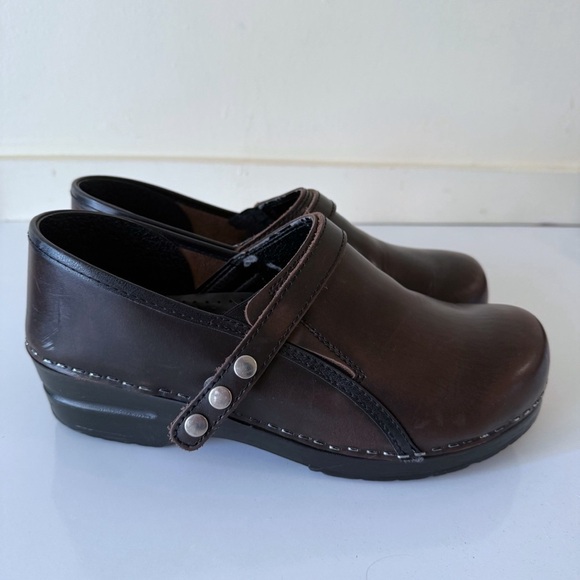 Sanita Dally Brown Clogs  Mules Women's 40 US 9 - Picture 1 of 9